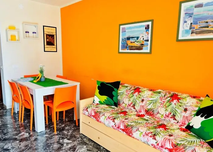 Flat With Sunny Balcony *