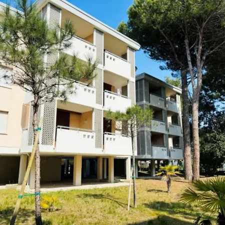 Flat With Sunny Terrace Close To The * Bibione