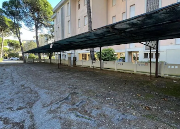 Flat With Sunny Balcony